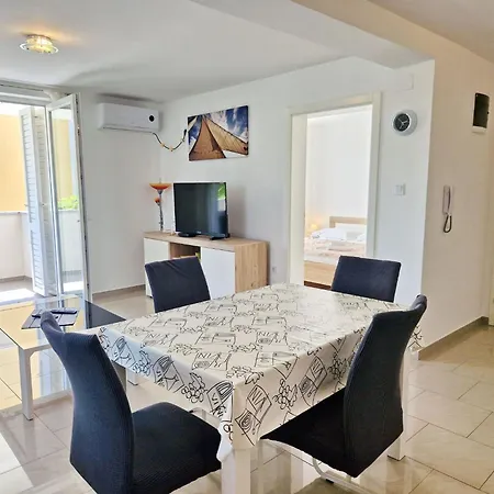 In Mit Eigenem Balkon By Interhome Апартаменты