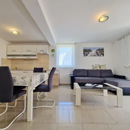 Апартаменты In Mit Eigenem Balkon By Interhome Башка