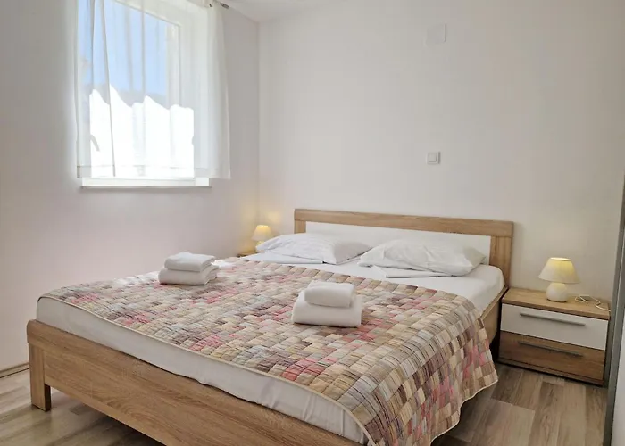 In Mit Eigenem Balkon By Interhome شقة باشْكا